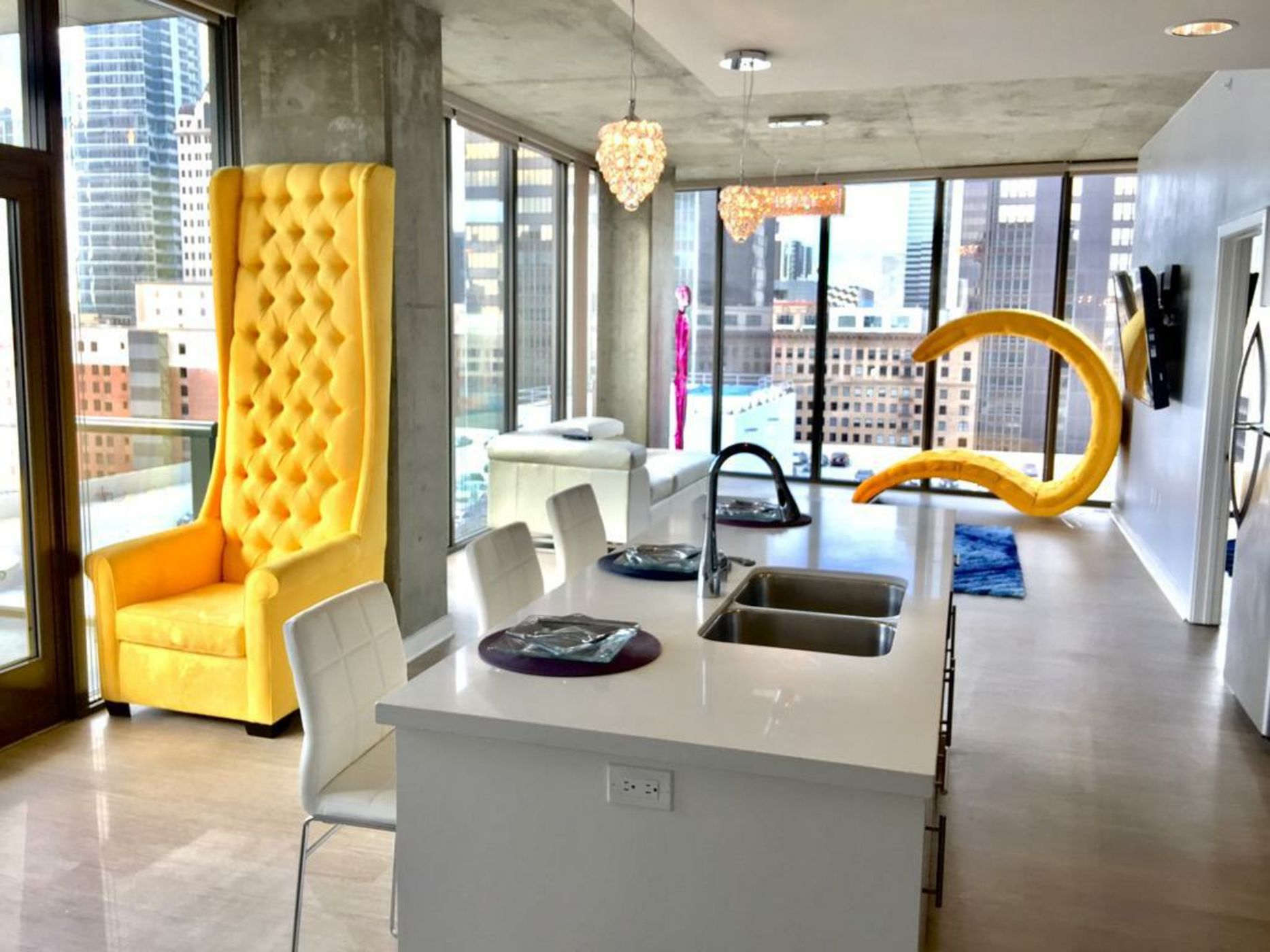 Downtown L.A. Luxury Suite