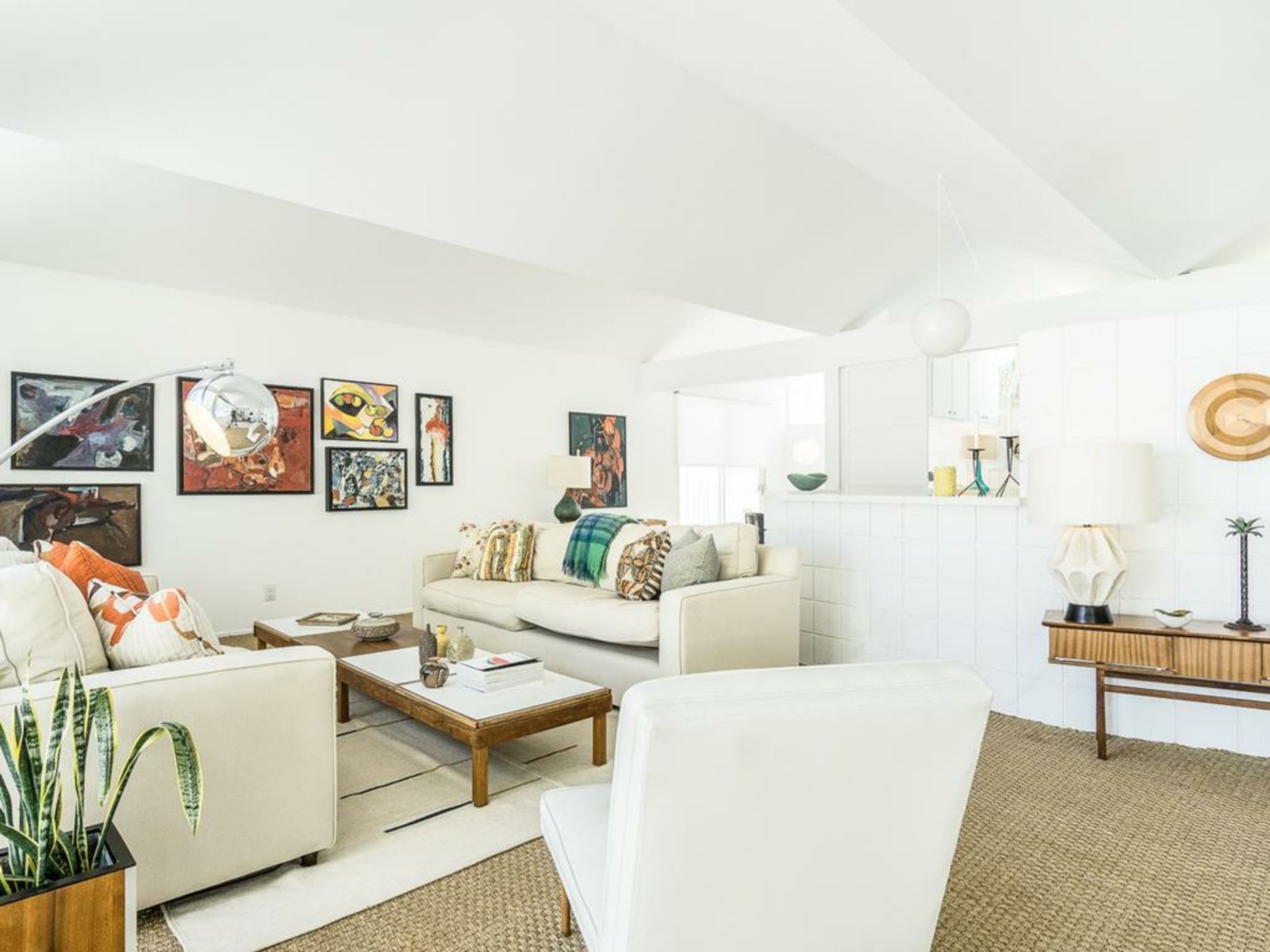 Modern 60s-Style Palm Springs Condo Condo