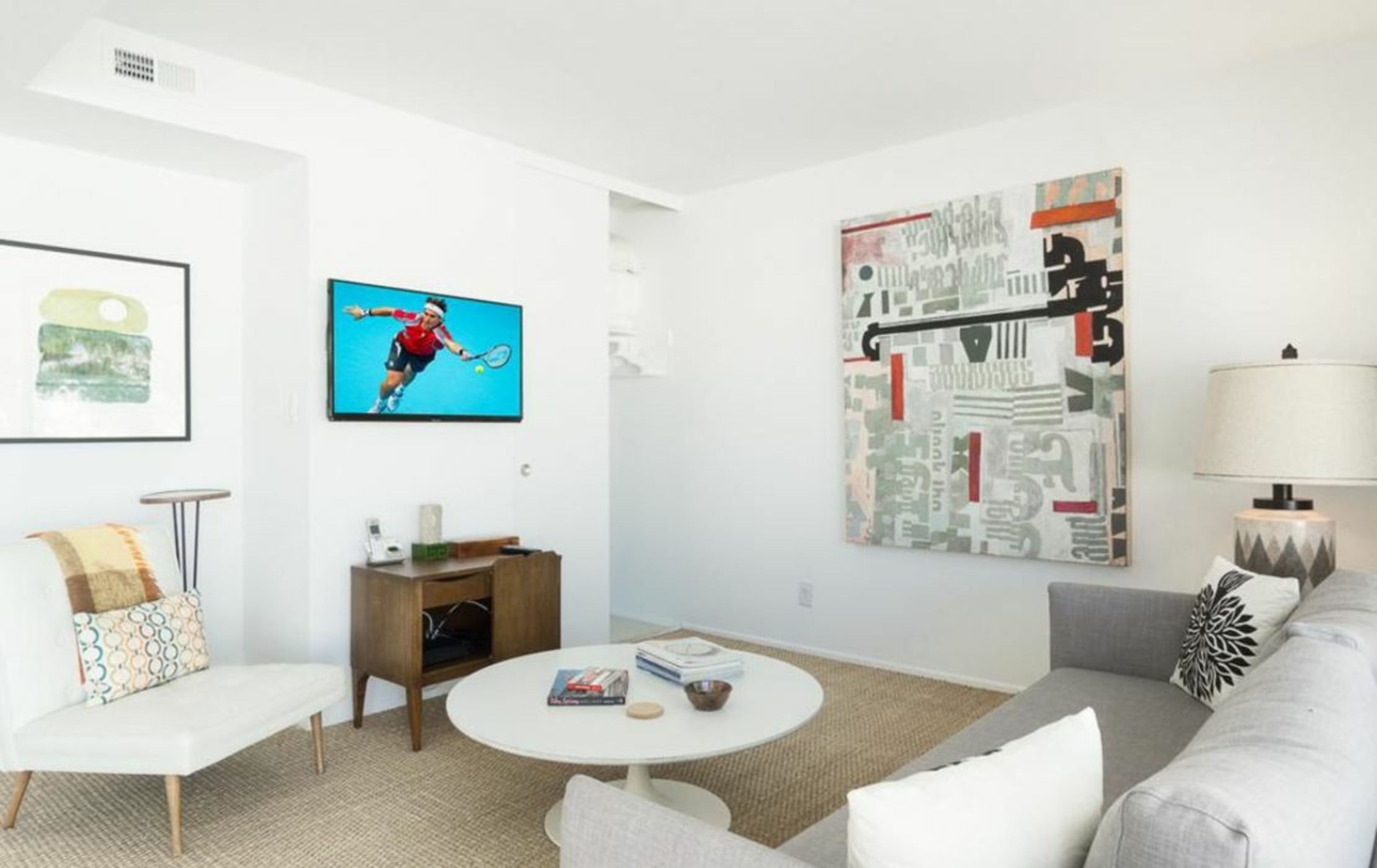 Modern 60s-Style Palm Springs Condo Condo