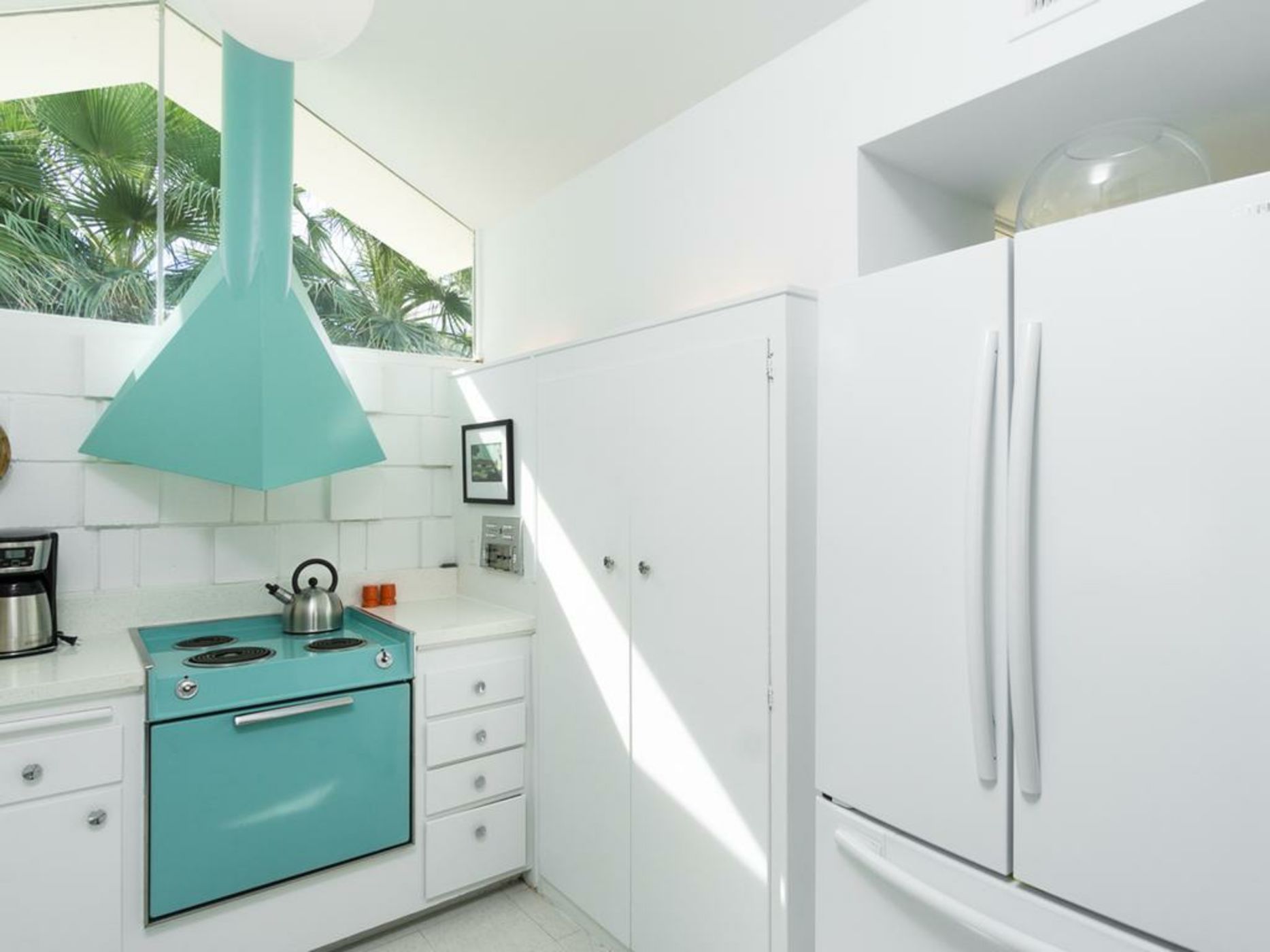 Modern 60s-Style Palm Springs Condo Condo