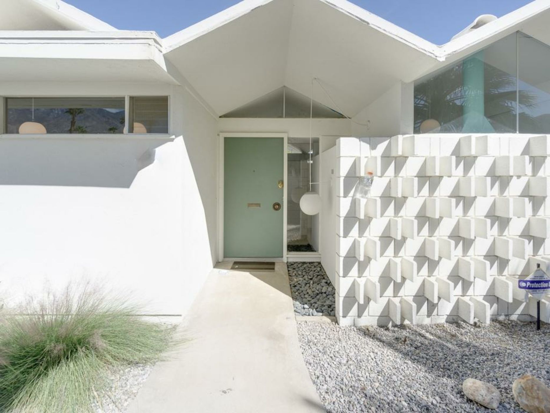 Modern 60s-Style Palm Springs Condo Condo