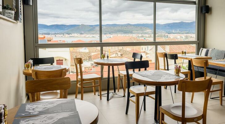 Leto Nuevo Hotel