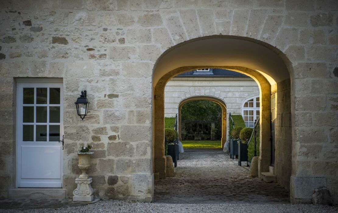 Château de Courcelles, a Design Boutique Hotel CourcellessurVesle, France