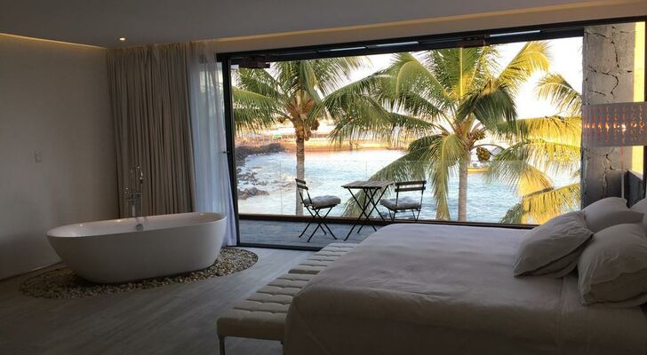 Golden Bay Hotel & Spa