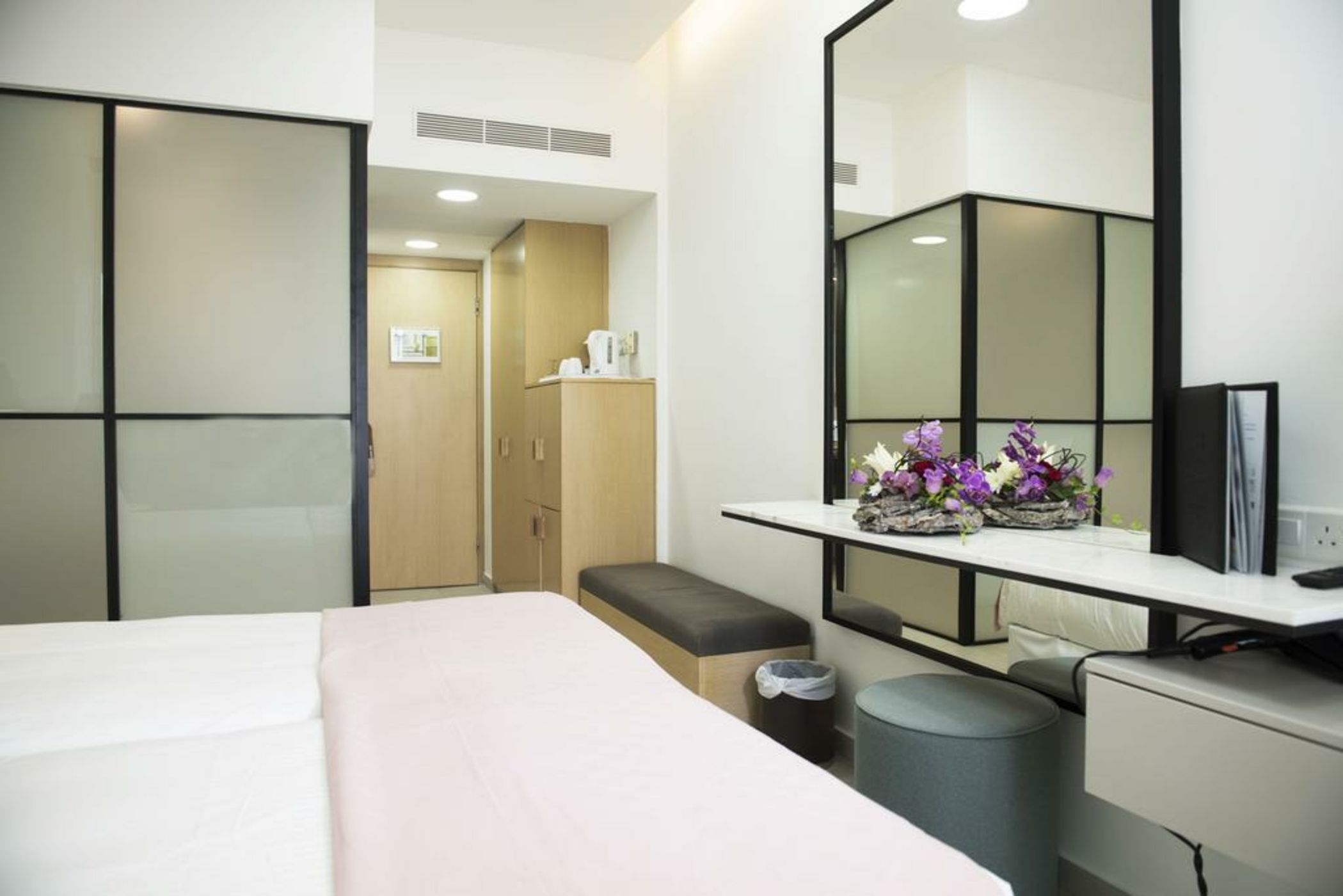 Napa Mermaid Hotel & Suites