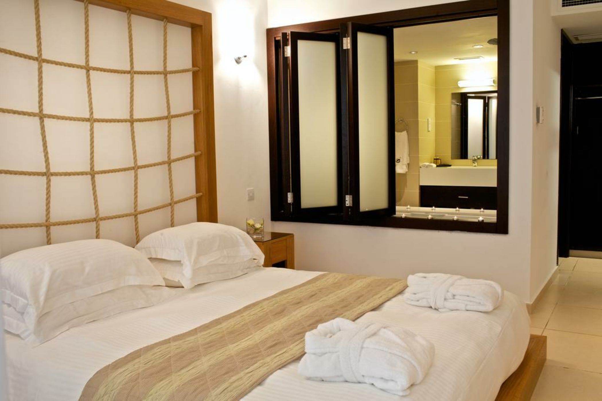 Napa Mermaid Hotel & Suites