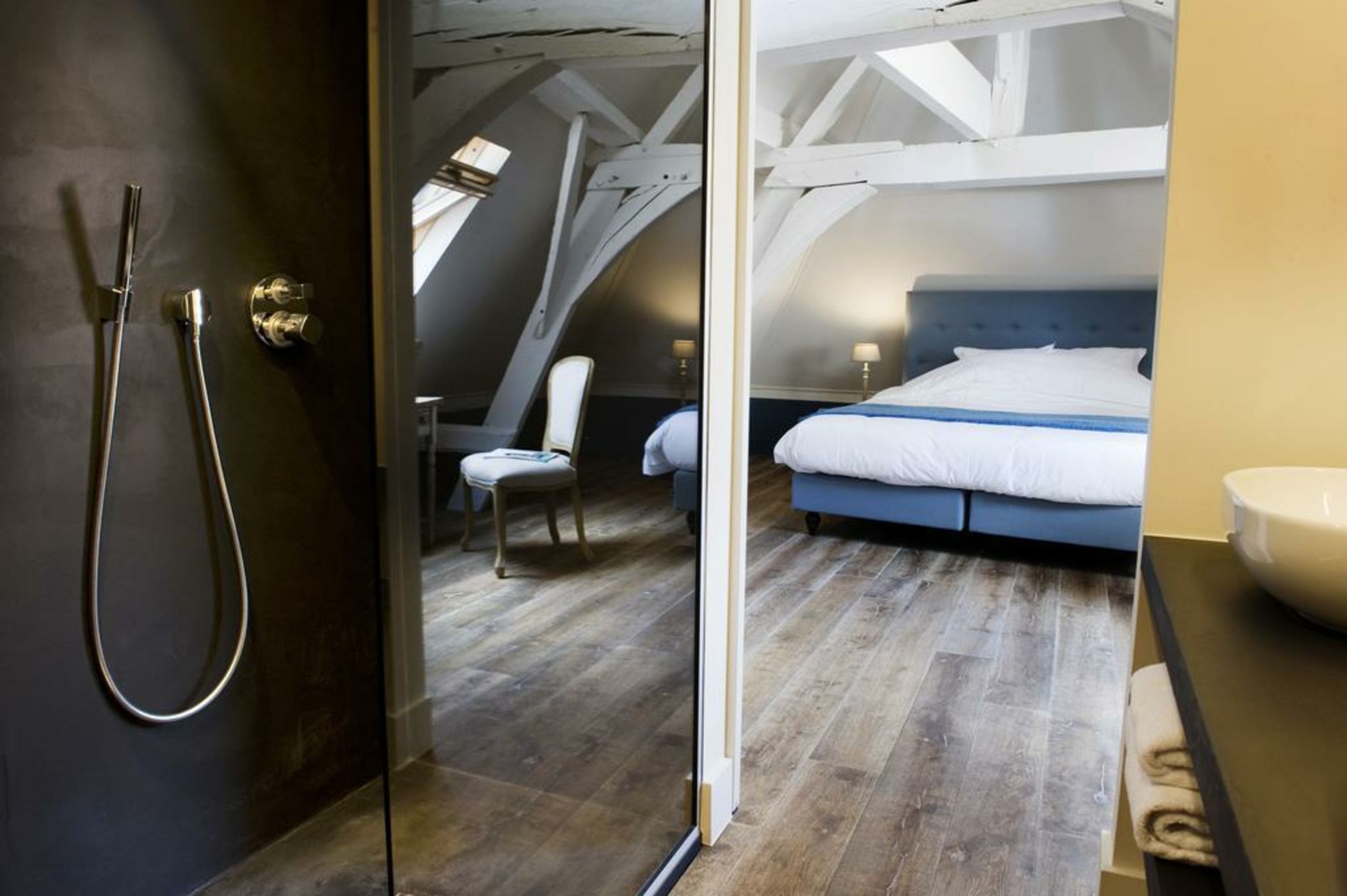 Ganda Rooms & Suites