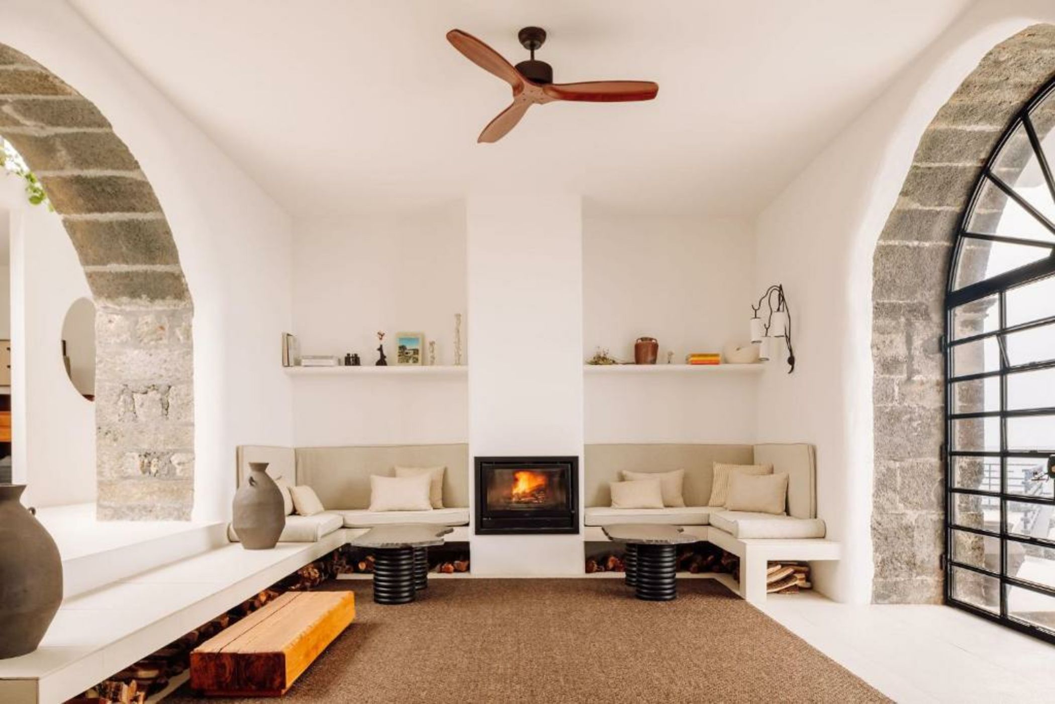 White Exclusive Suites & Villas