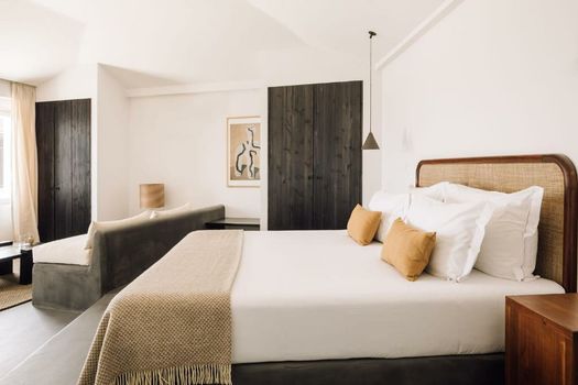 White Exclusive Suites & Villas