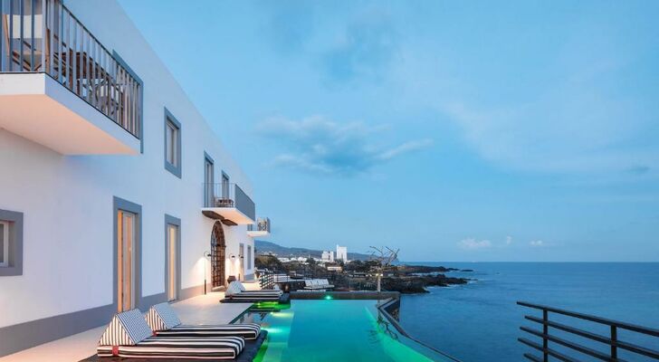 White Exclusive Suites & Villas