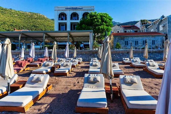 Hotel Riva by Aycon