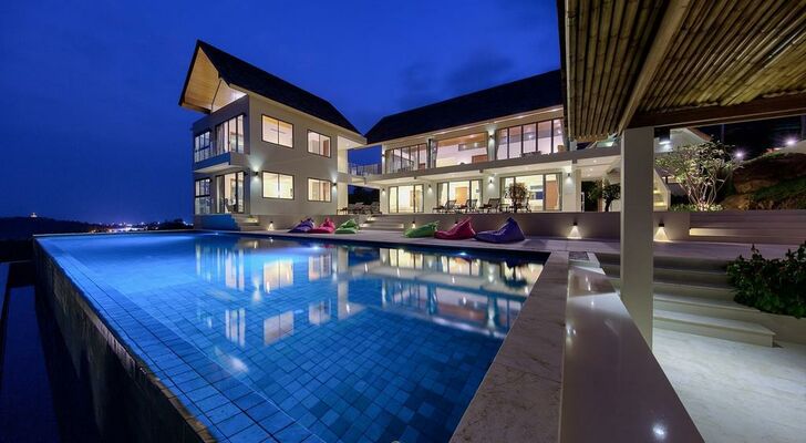 Nojoom Hills - Stylish 6 Bedroom Villa