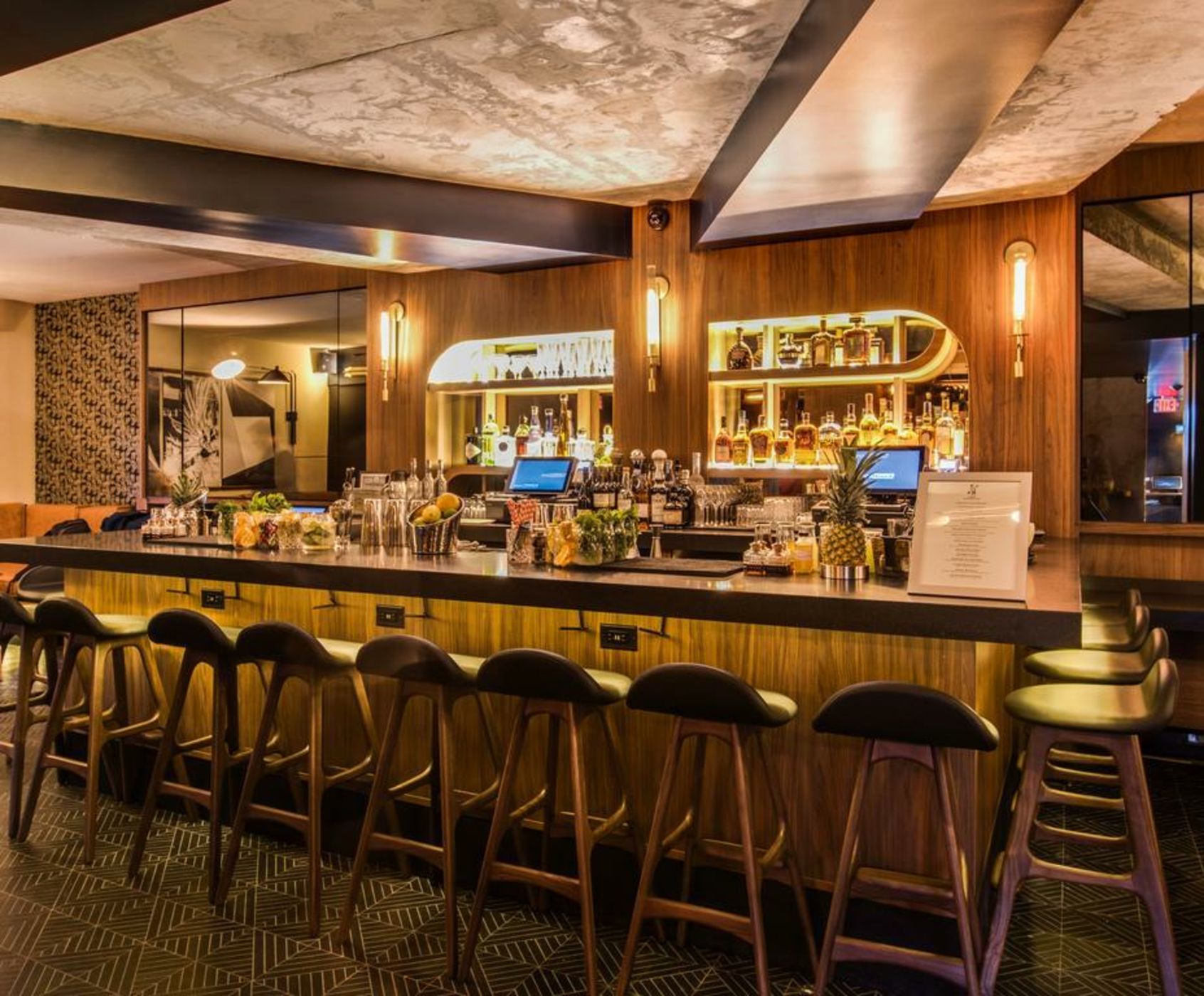 Hotel Henri New York, A Wyndham Hotel