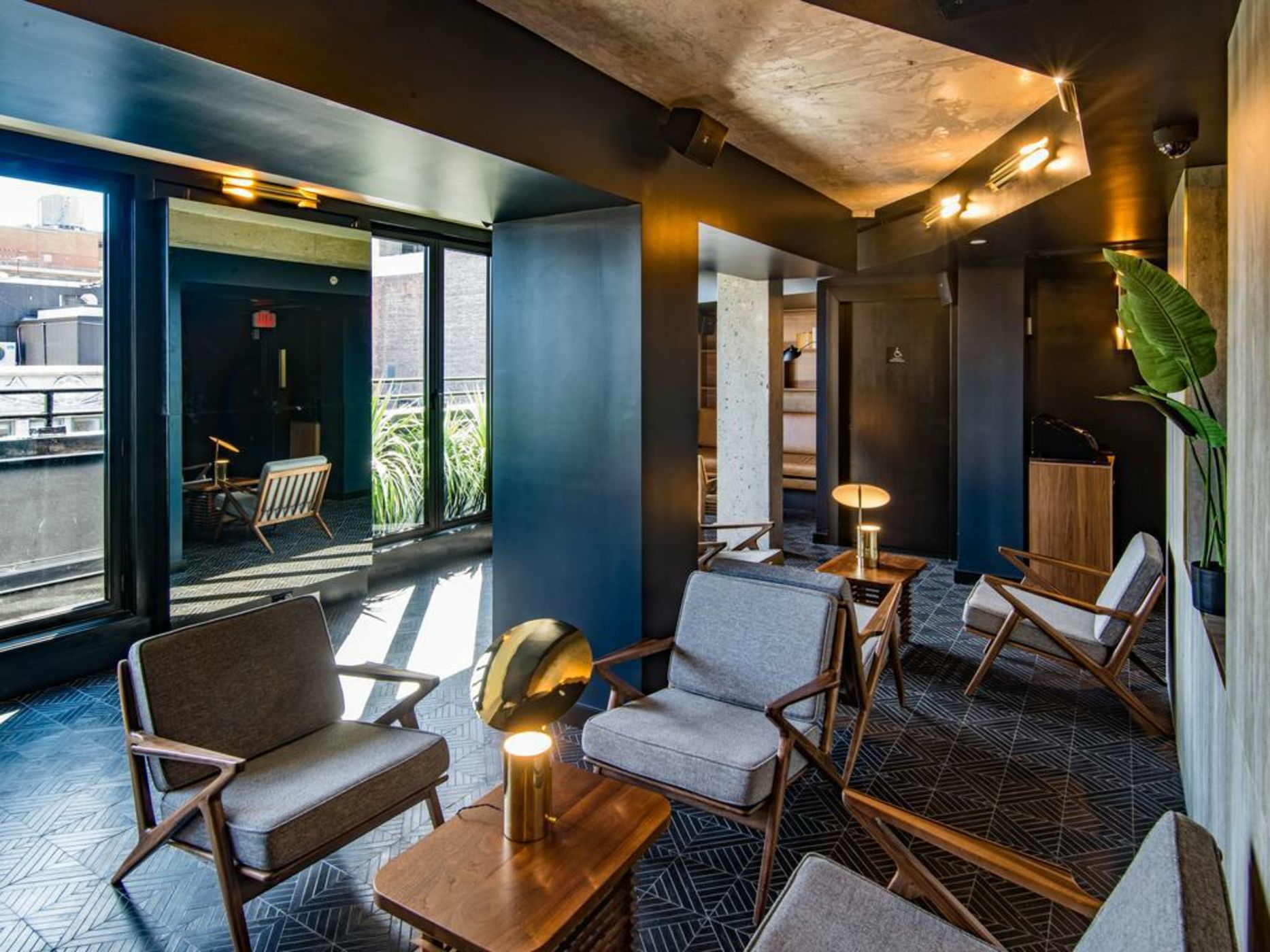 Hotel Henri New York, A Wyndham Hotel