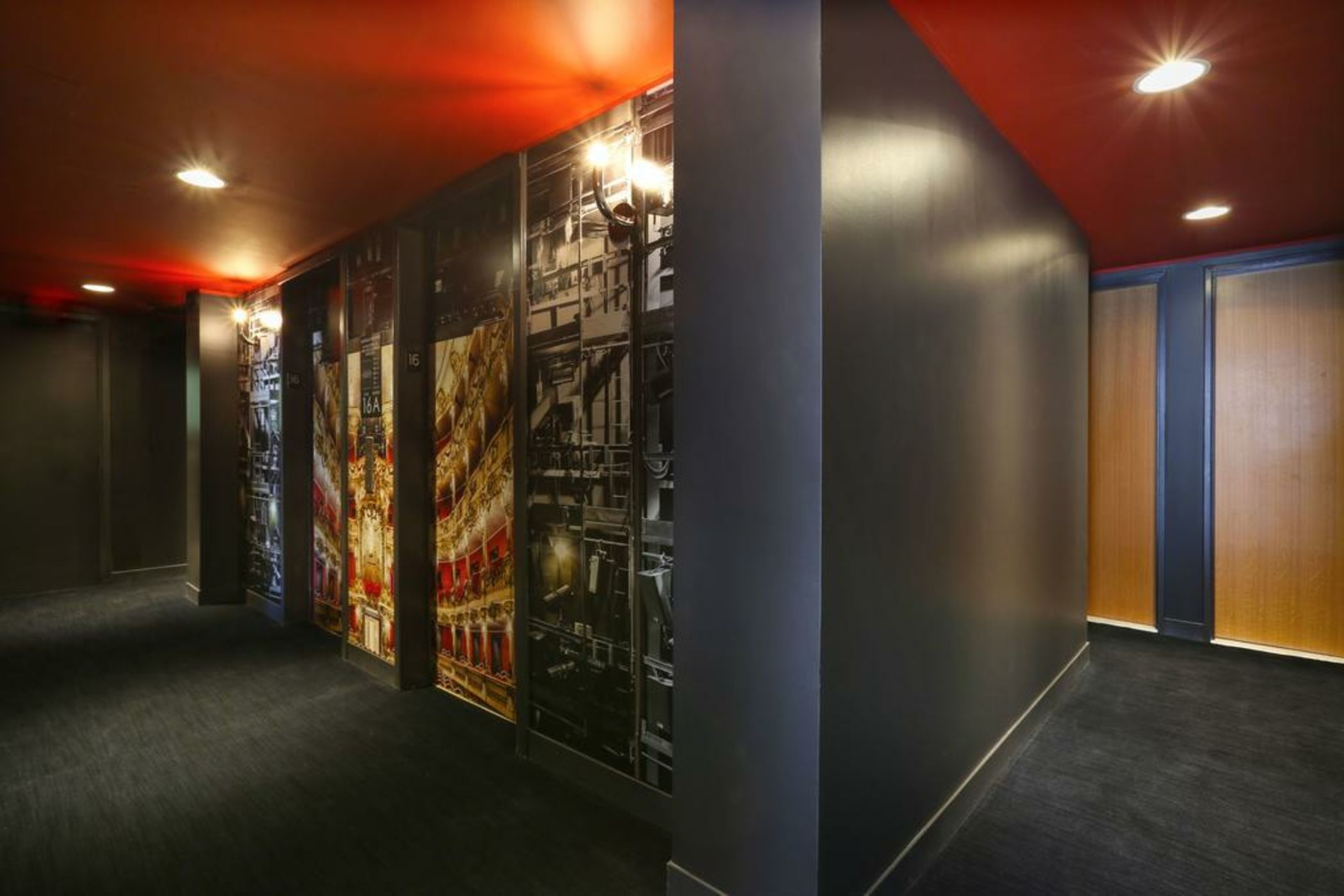 Hotel Henri New York, A Wyndham Hotel