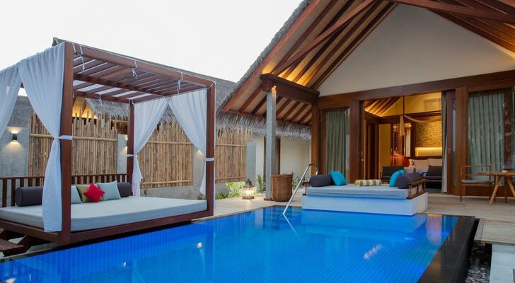 Furaveri Island Resort & Spa