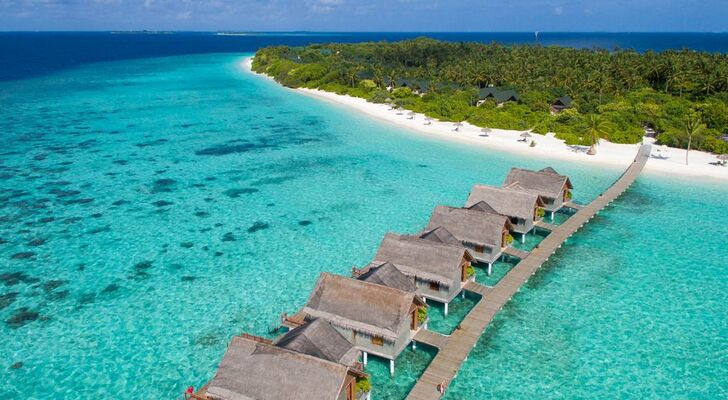 Furaveri Island Resort & Spa