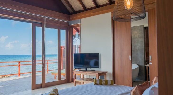 Furaveri Island Resort & Spa