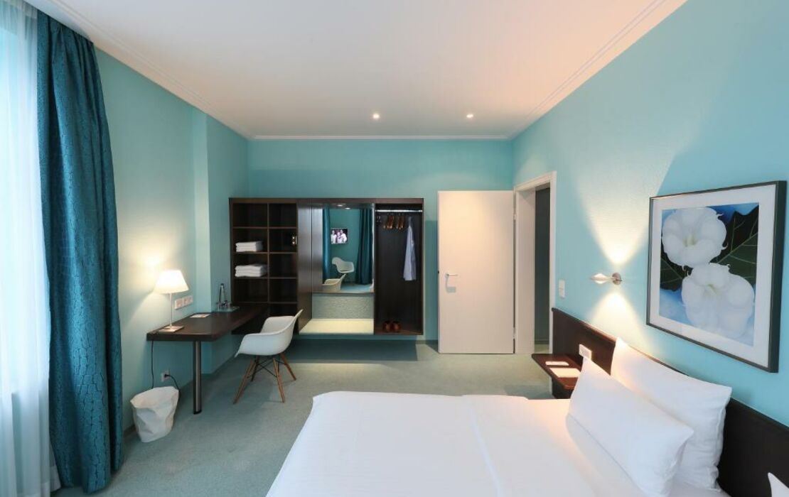 MOMA1890 Boutique Hotel
