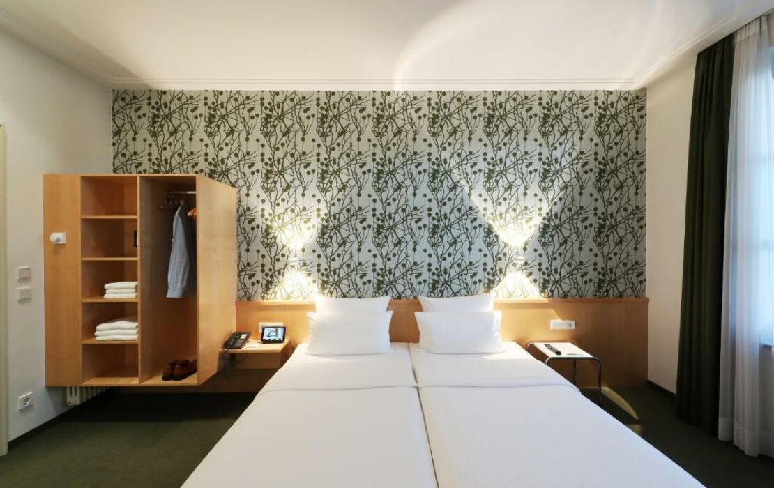 MOMA1890 Boutique Hotel