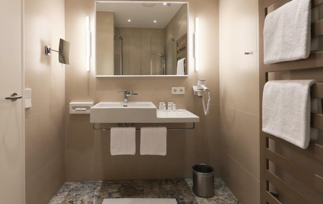 MOMA1890 Boutique Hotel
