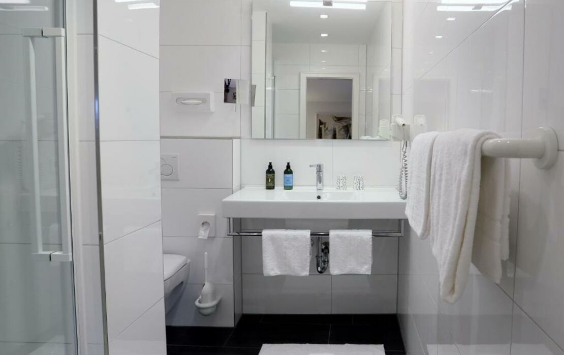 MOMA1890 Boutique Hotel