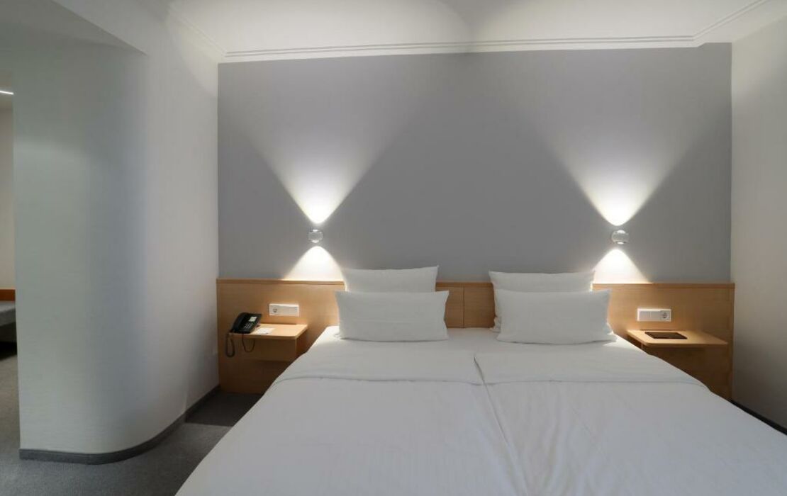 MOMA1890 Boutique Hotel