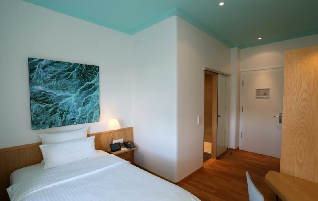 MOMA1890 Boutique Hotel