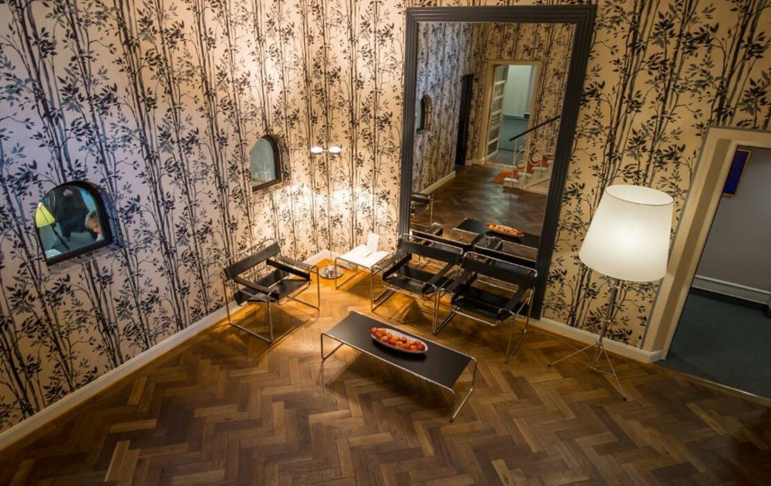 MOMA1890 Boutique Hotel