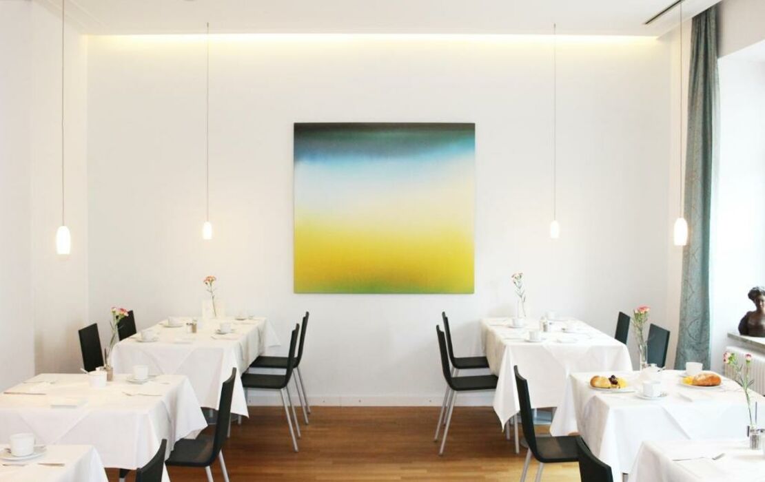 MOMA1890 Boutique Hotel