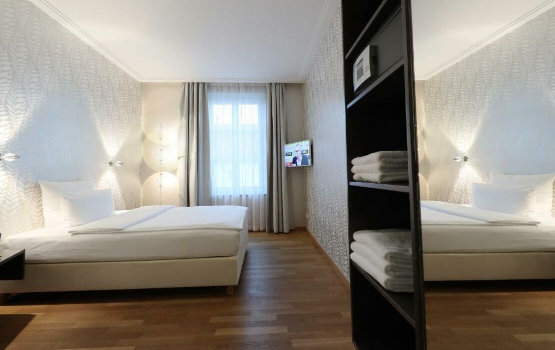 MOMA1890 Boutique Hotel