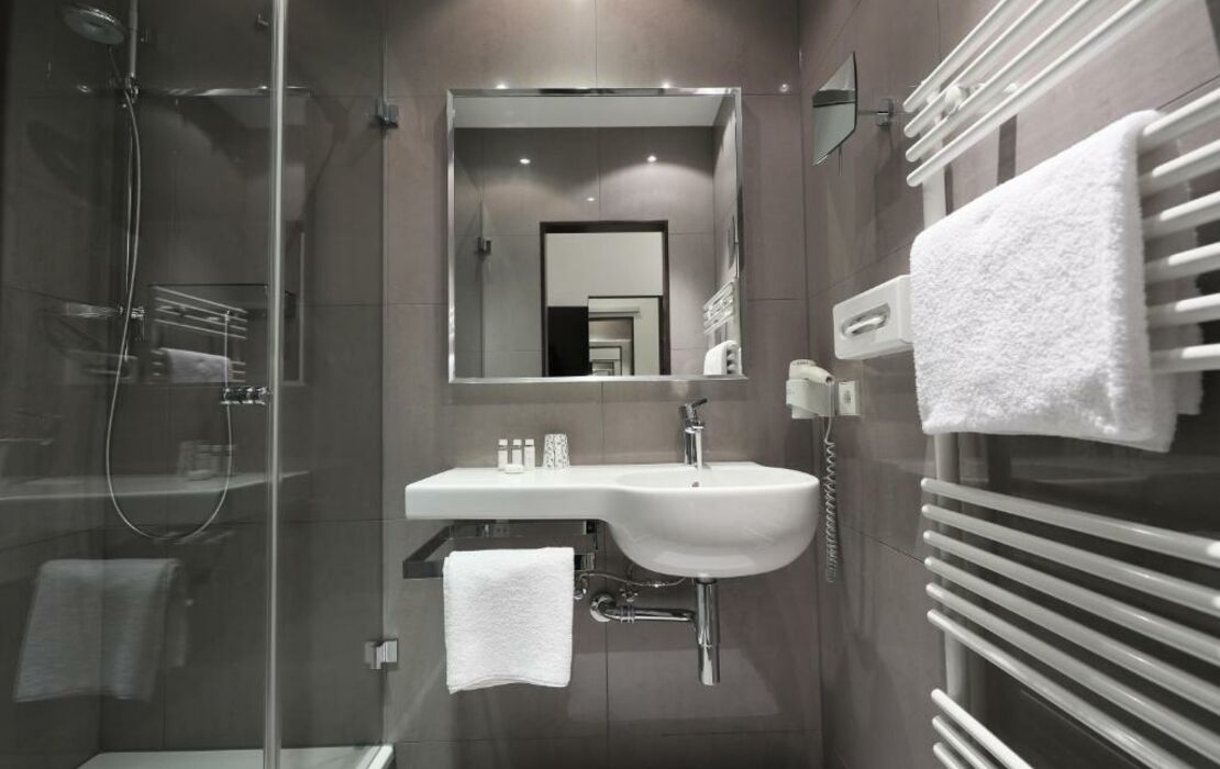 MOMA1890 Boutique Hotel