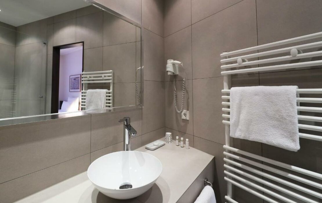 MOMA1890 Boutique Hotel