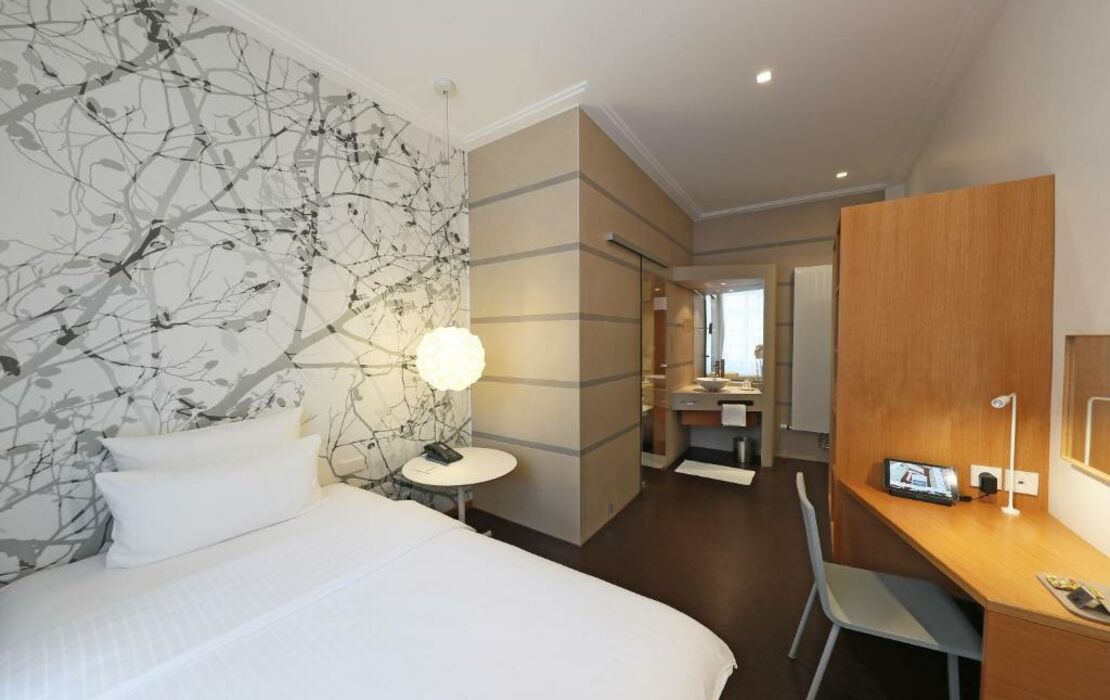 MOMA1890 Boutique Hotel