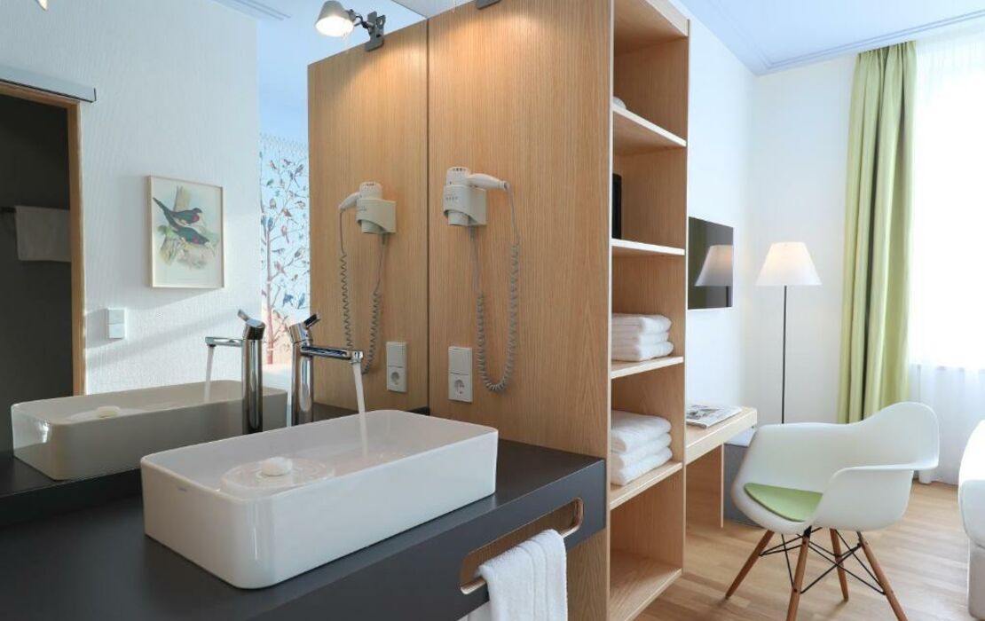 MOMA1890 Boutique Hotel