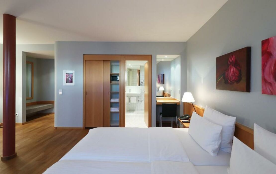MOMA1890 Boutique Hotel