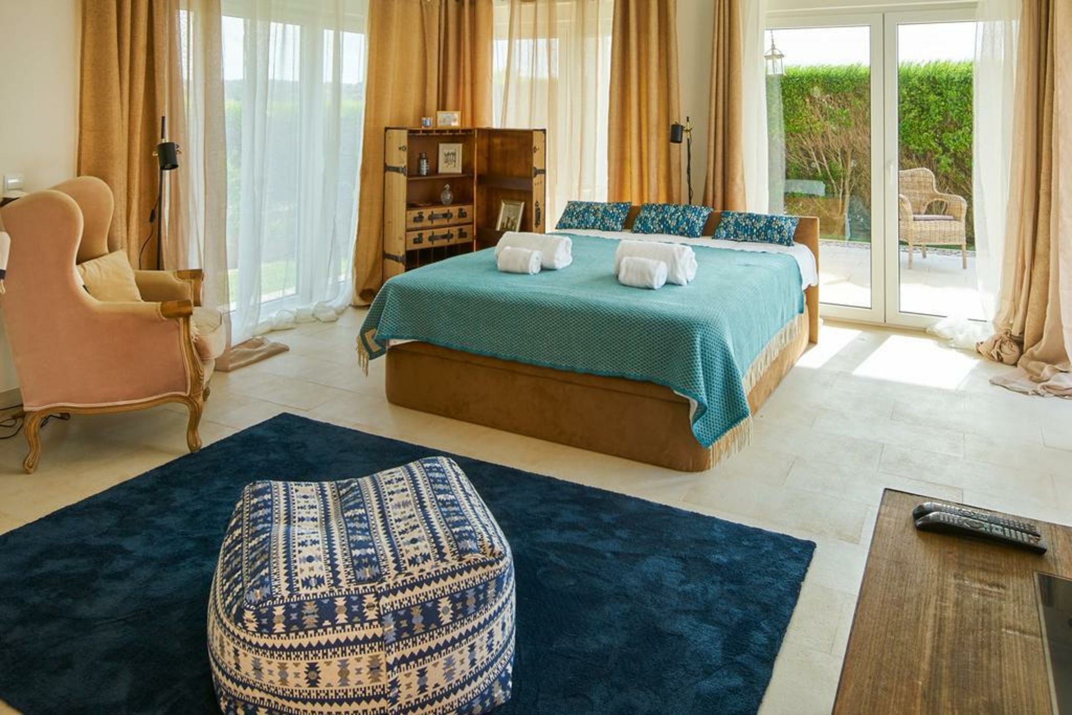 Torel Cliff Surf & Golf