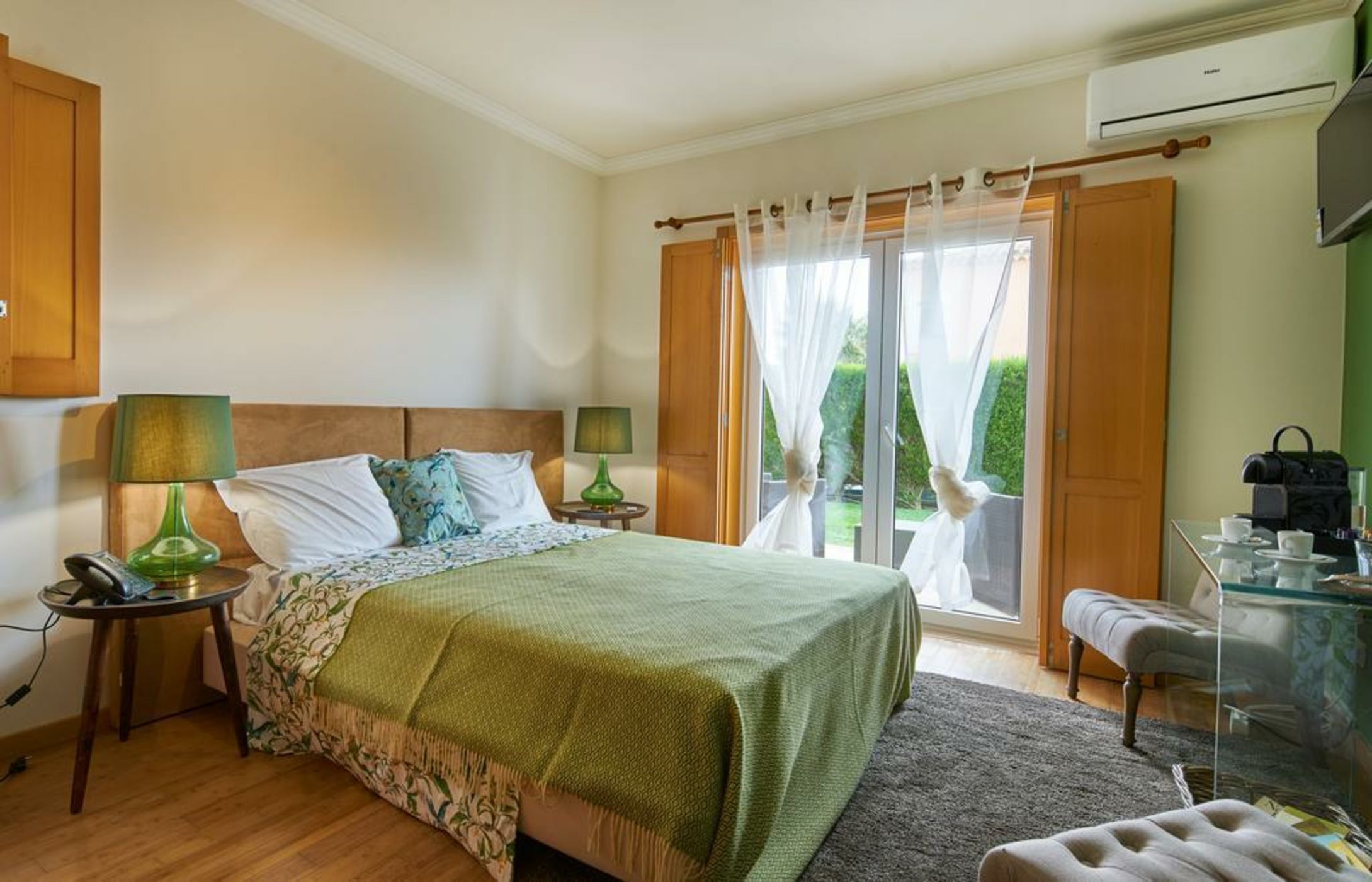 Torel Cliff Surf & Golf