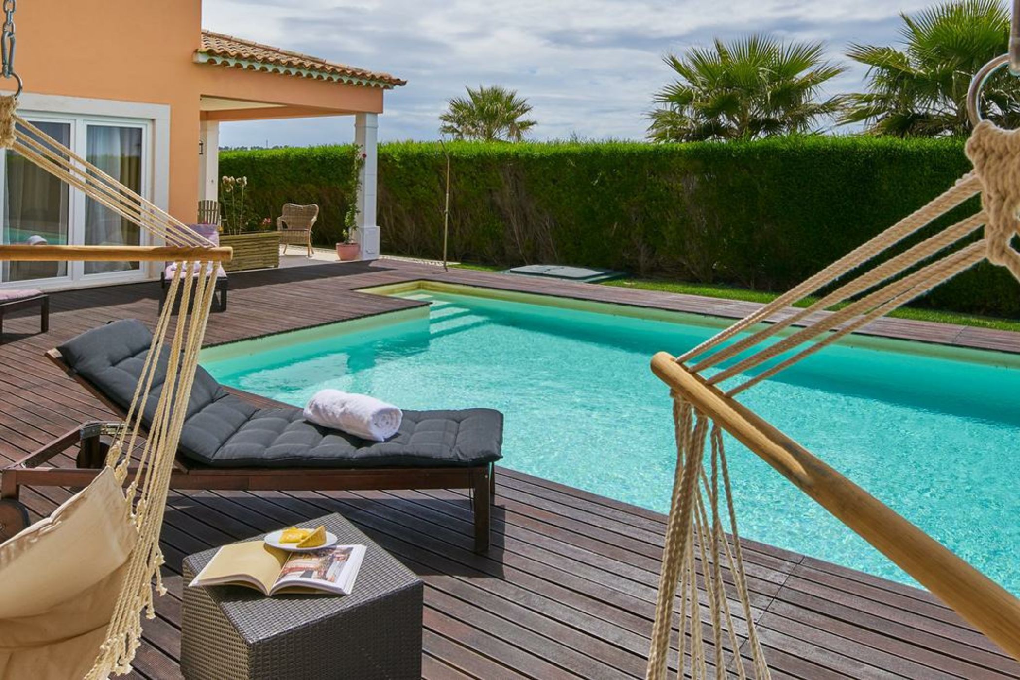 Torel Cliff Surf & Golf