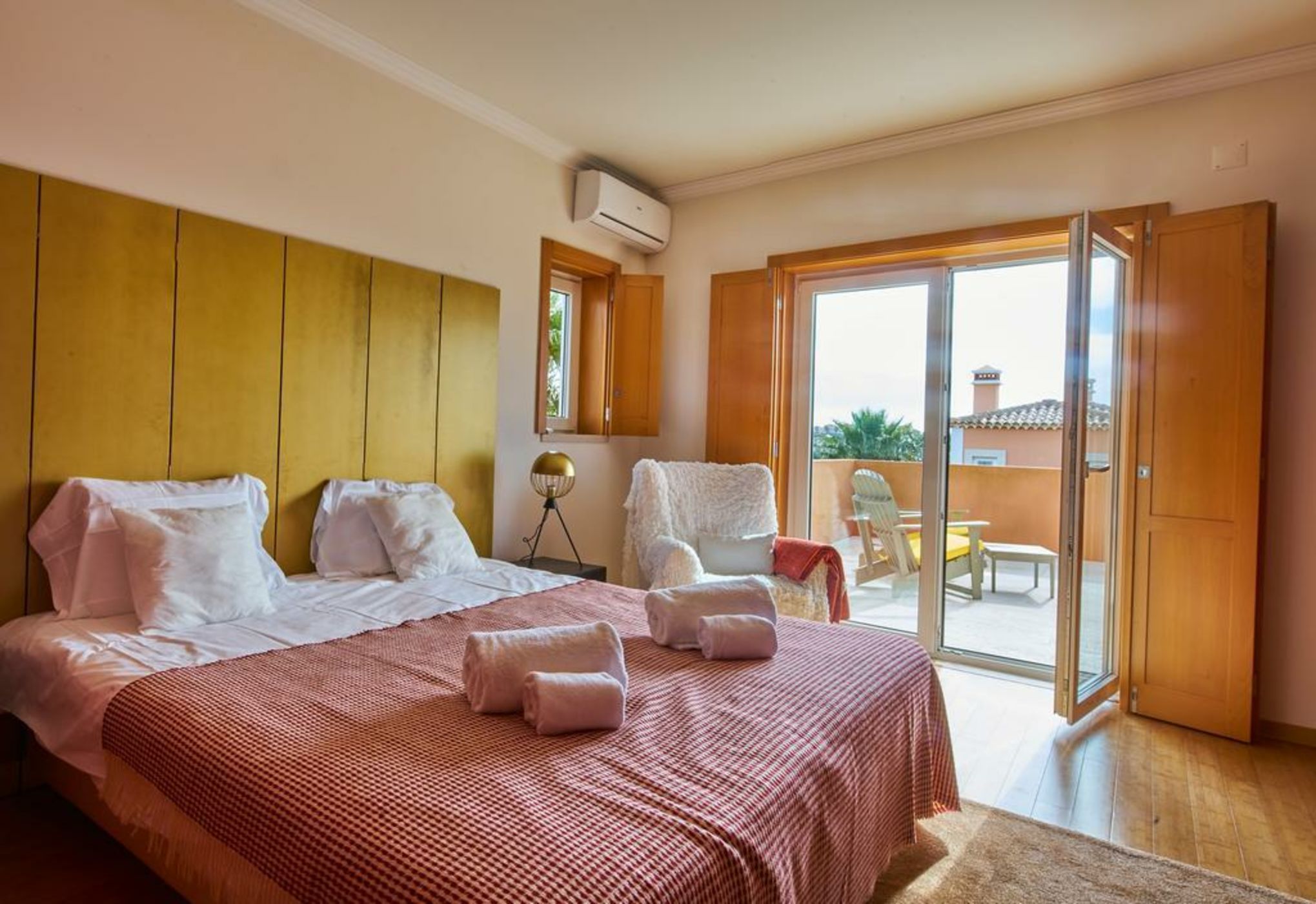 Torel Cliff Surf & Golf