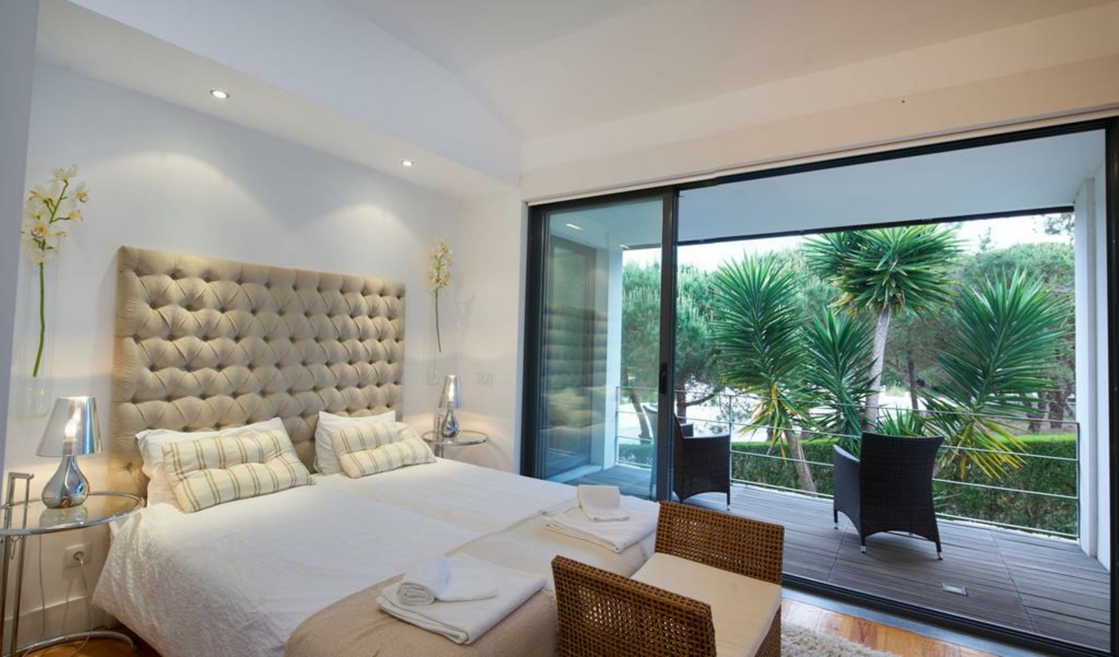 Torel Cliff Surf & Golf