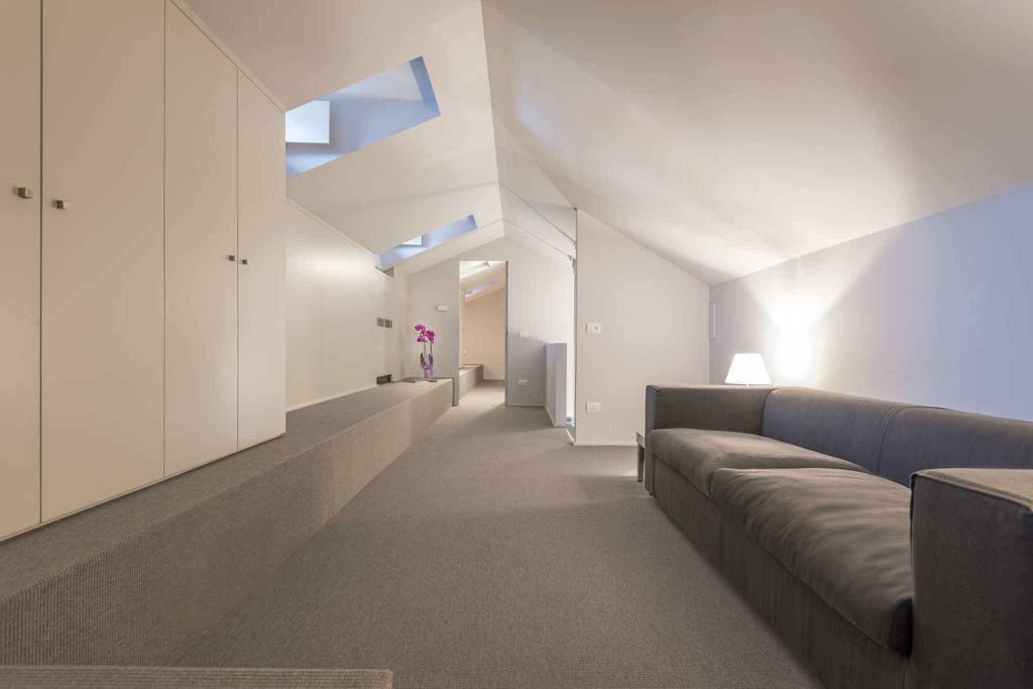 Adelaide - Corso Magenta