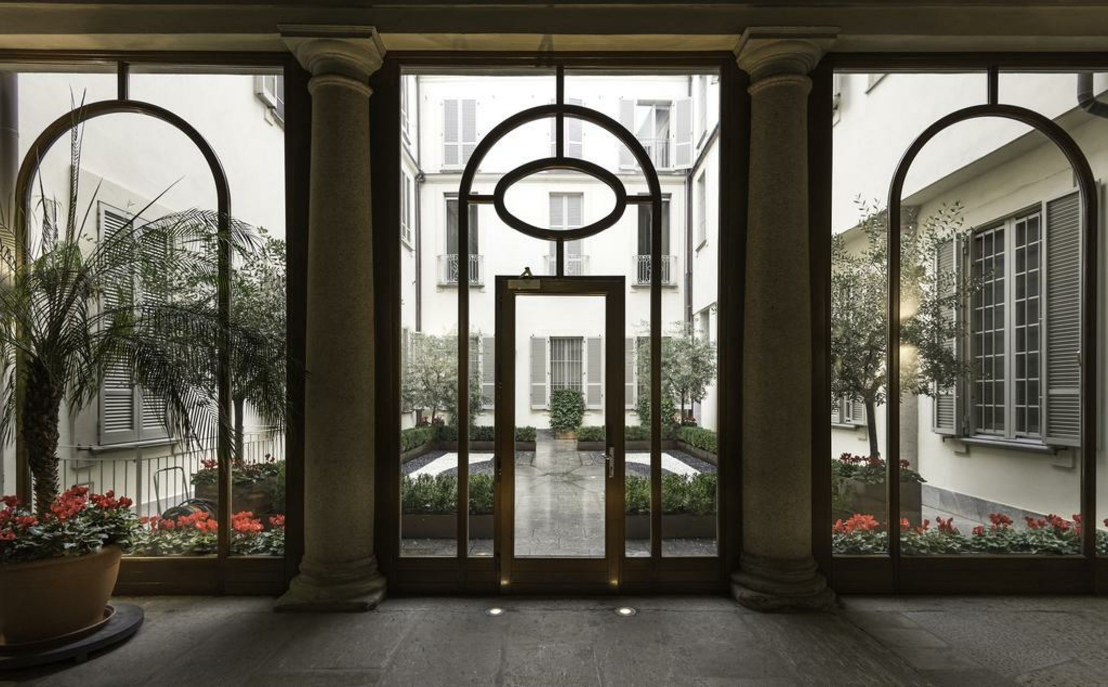 Adelaide - Corso Magenta