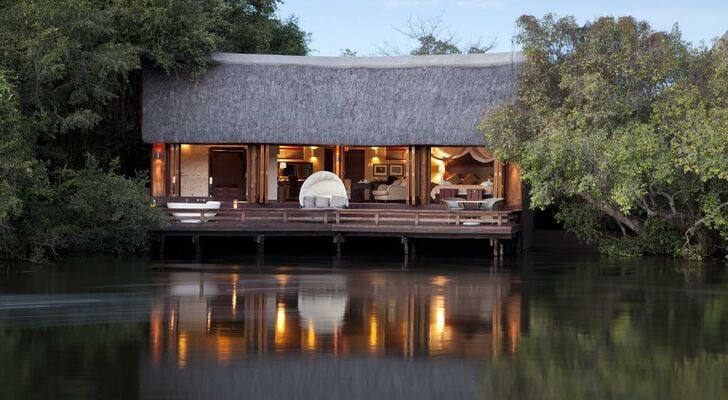 Royal Chundu River Lodge