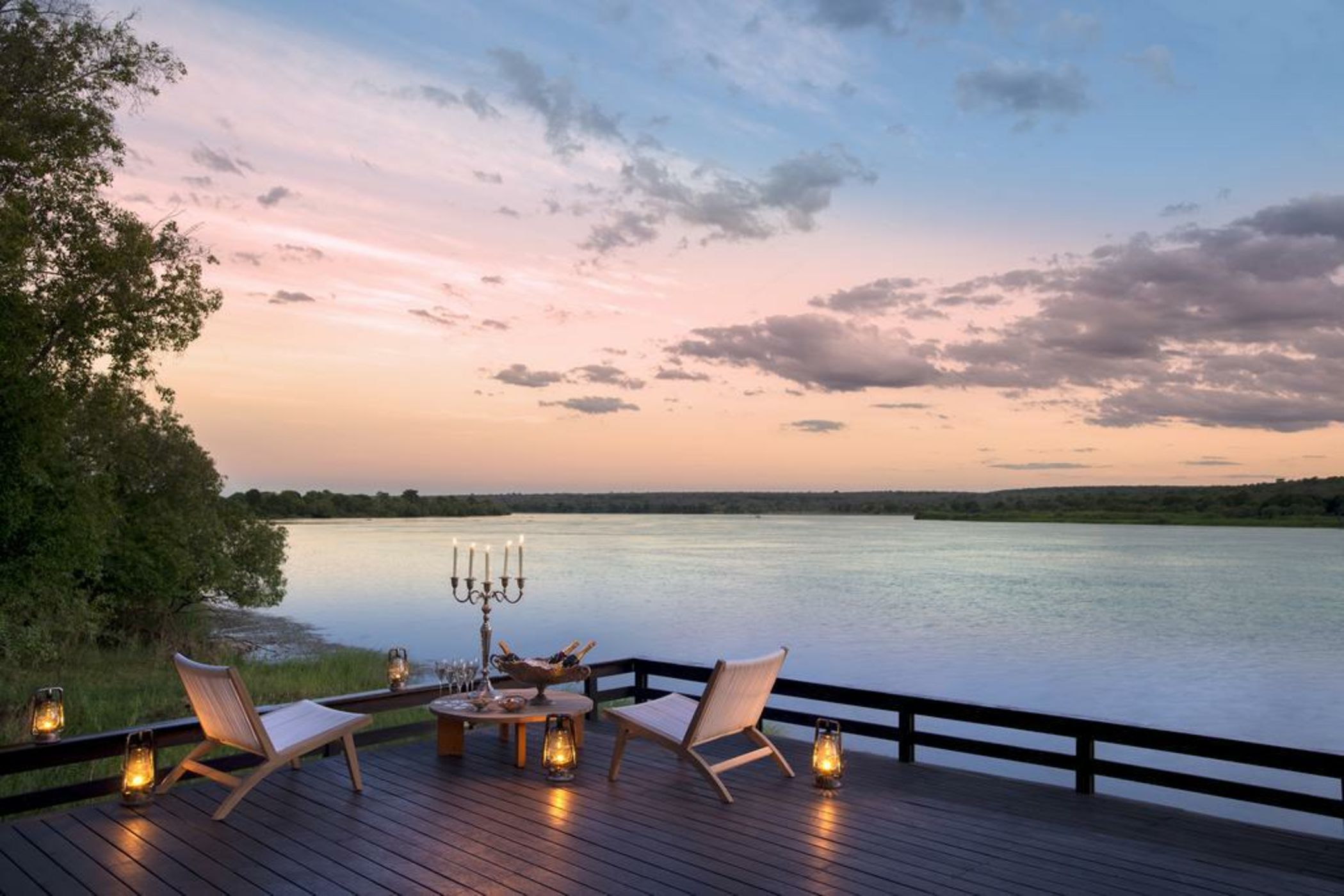 Royal Chundu River Lodge