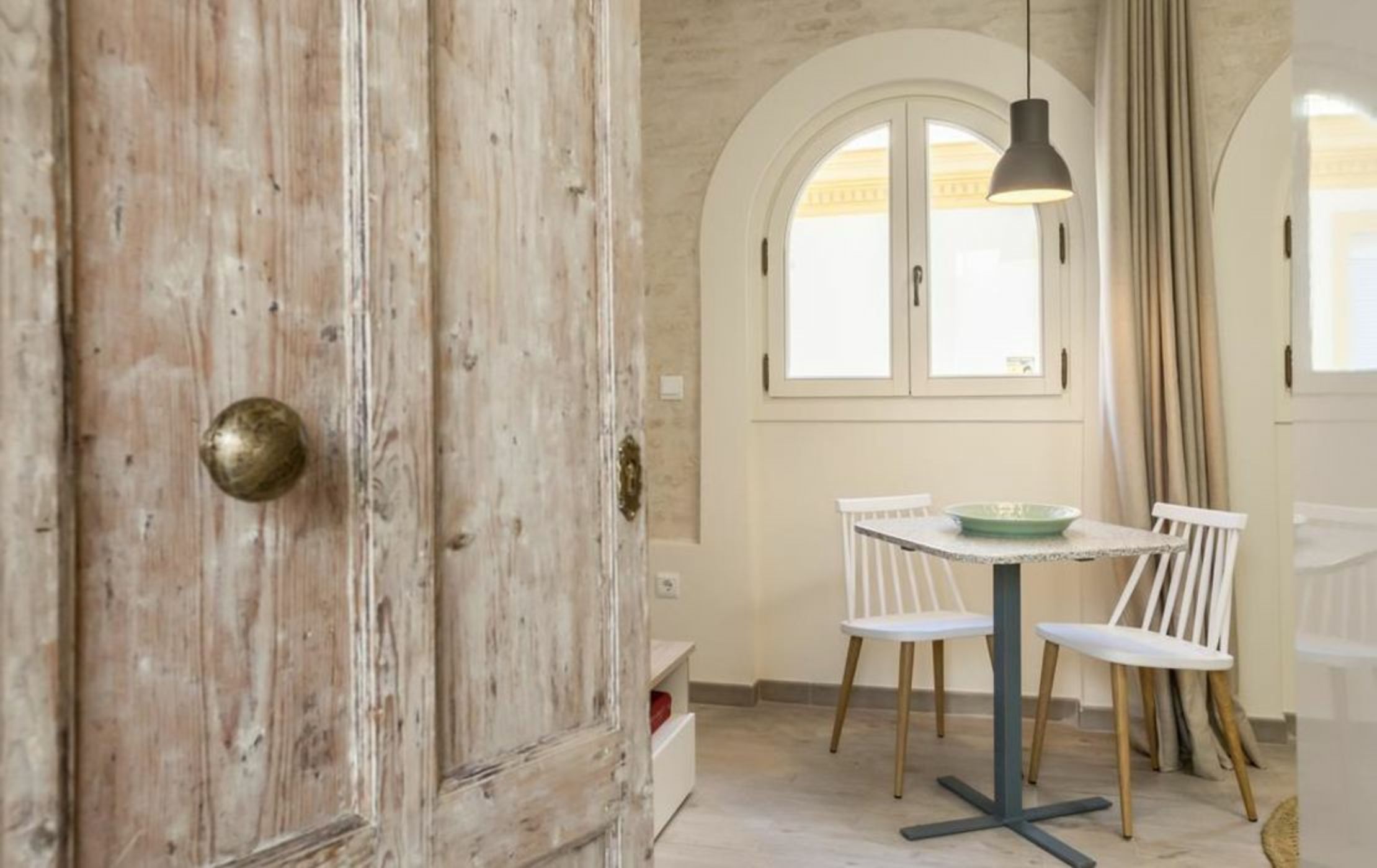 Tomas Ibarra Pool & Luxury