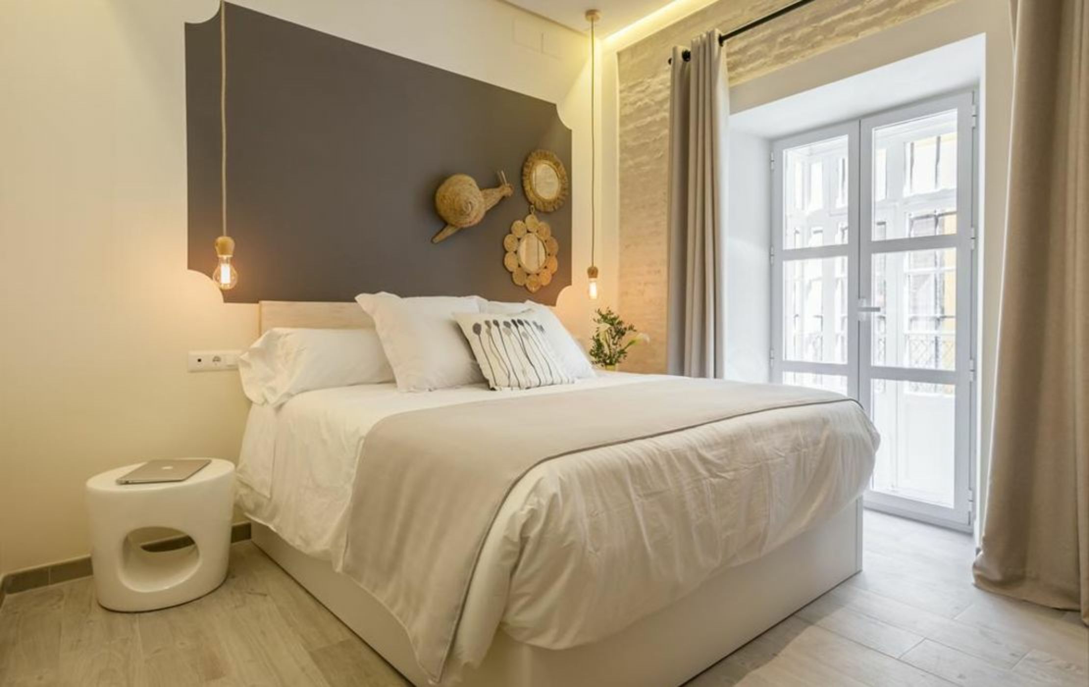 Tomas Ibarra Pool & Luxury