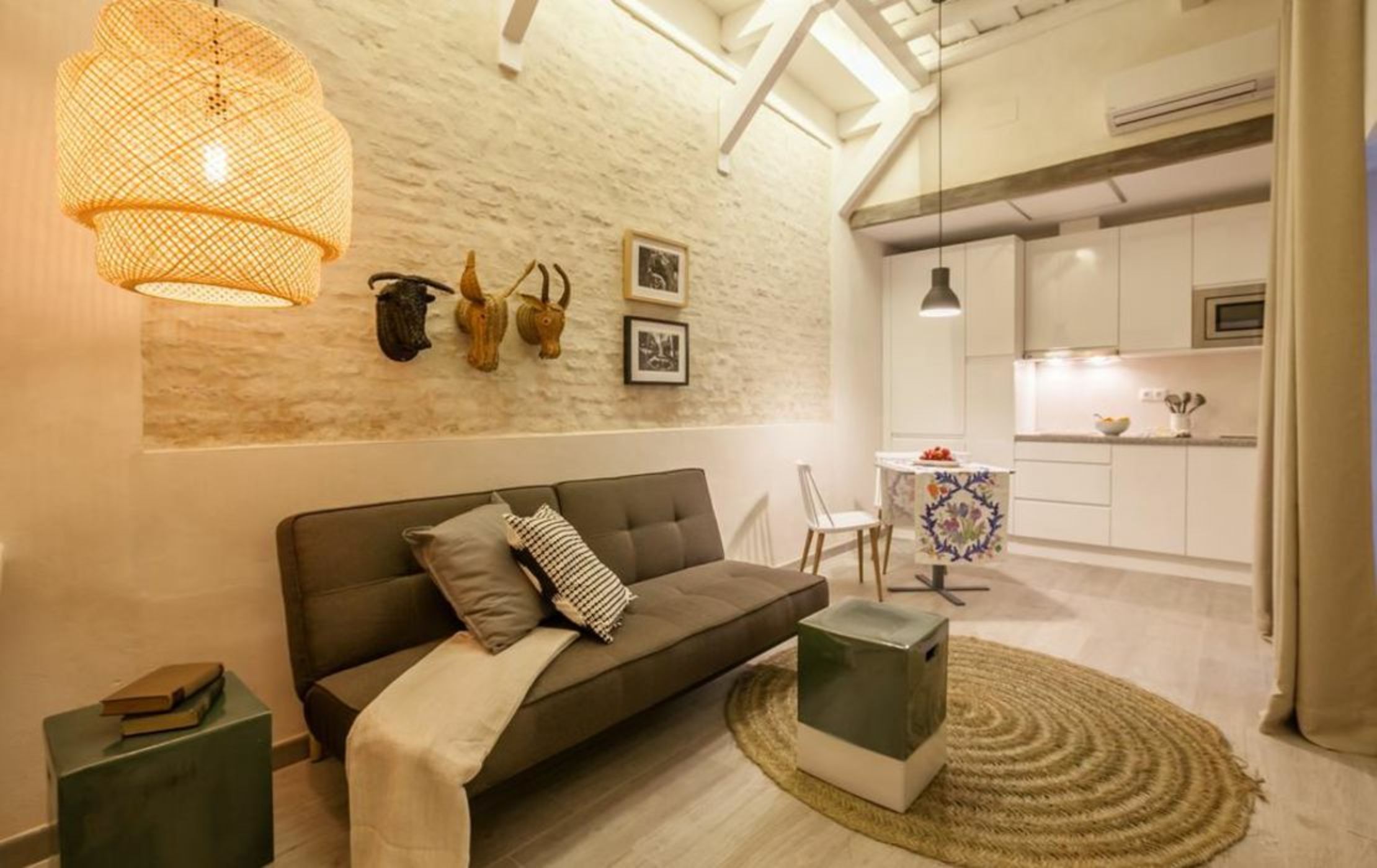 Tomas Ibarra Pool & Luxury