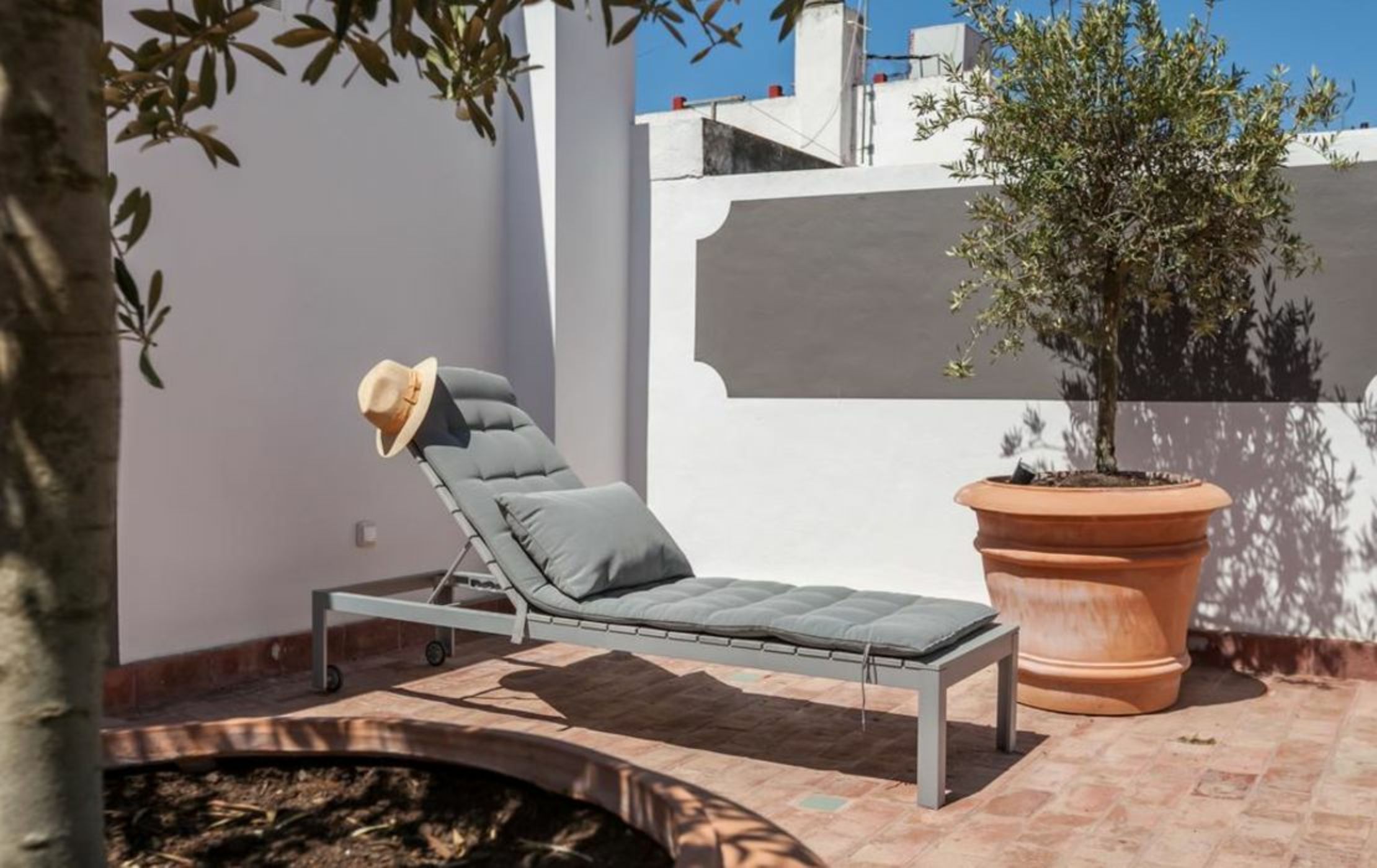 Tomas Ibarra Pool & Luxury