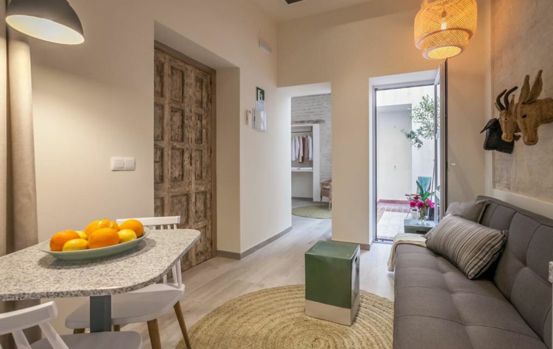 Tomas Ibarra Pool & Luxury